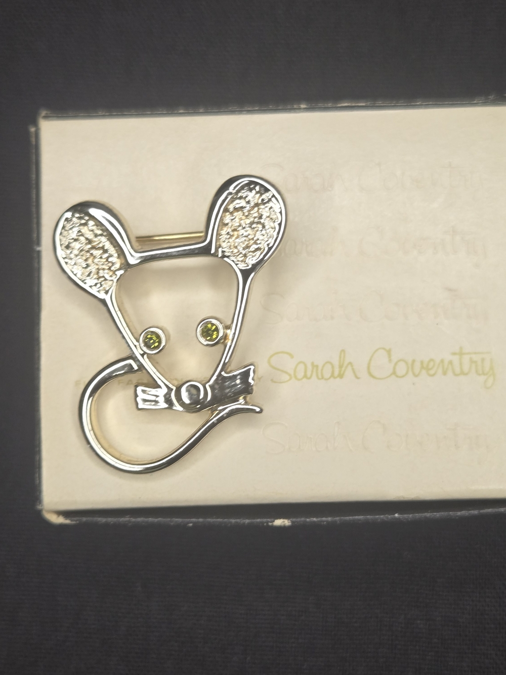 Sarah Coventry Vintage mouse brooch Silver-tone Sparkly Yellow-Green Crystal eye